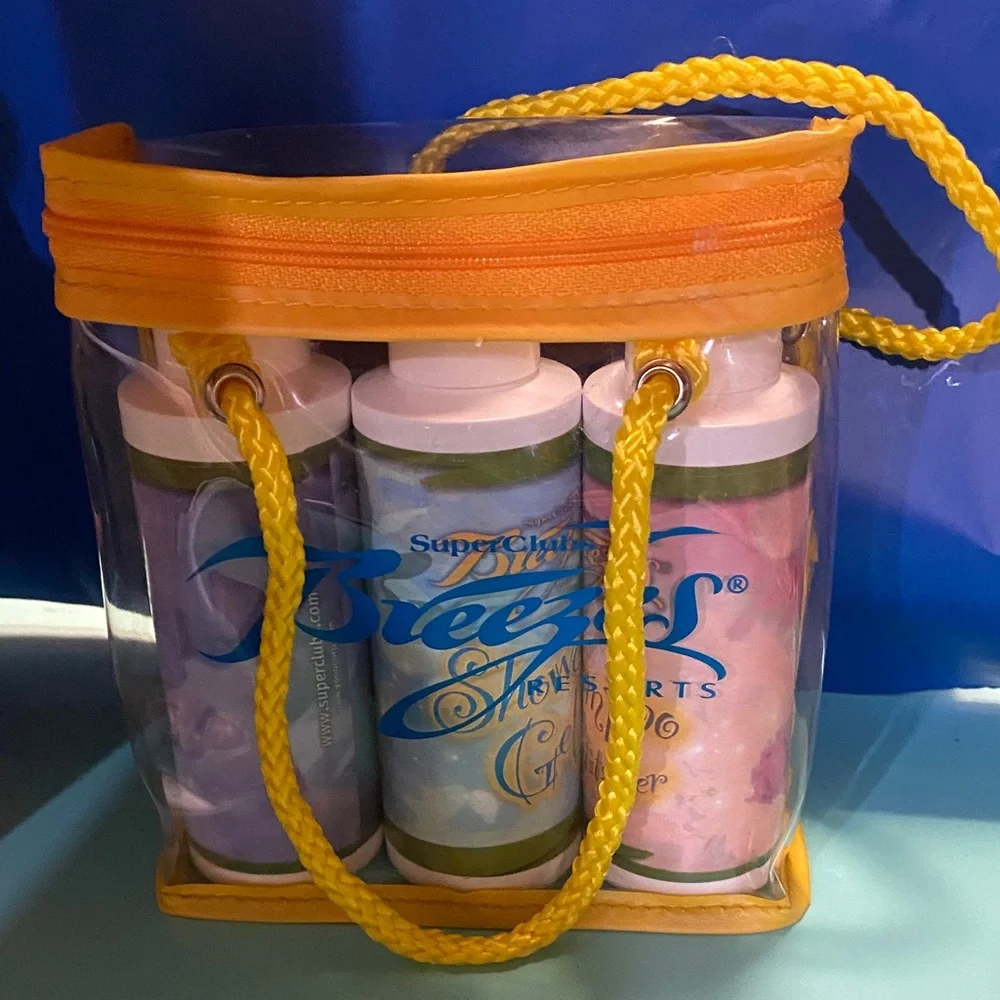 Shower Gel, Body Lotion & Shampoo Trio with Carry Case Travel Vacation Resort
